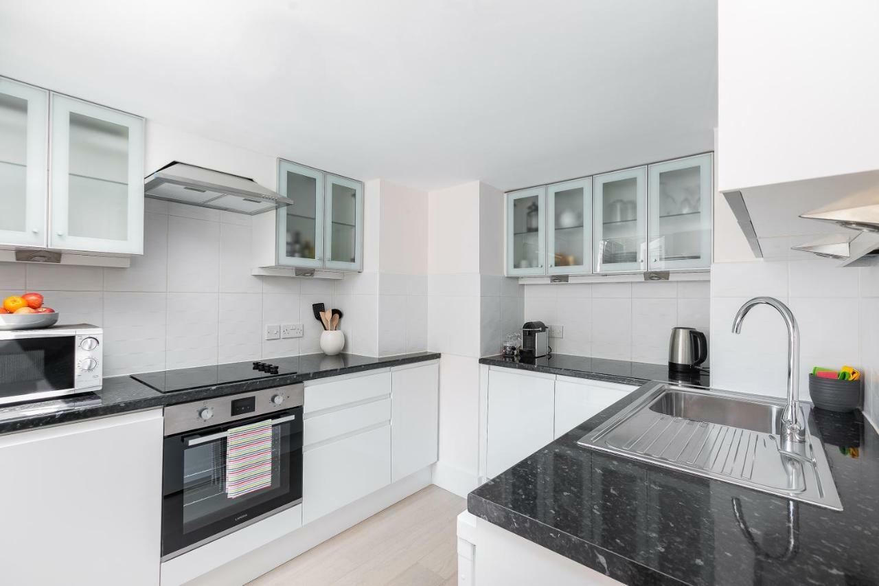 Apartment With Private Patio, And Park Across The Road (Adults Only) 伦敦 外观 照片