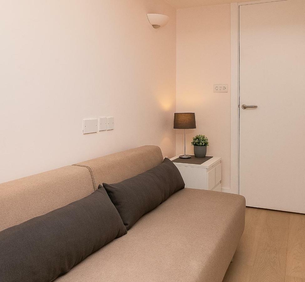 Apartment With Private Patio, And Park Across The Road (Adults Only) 伦敦 外观 照片